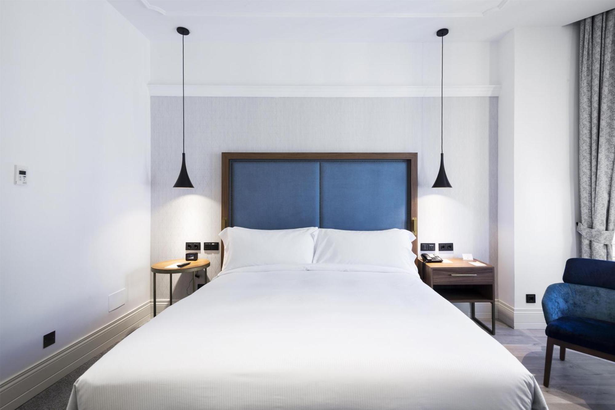 Doubletree By Hilton Madrid-Prado — Photos 1